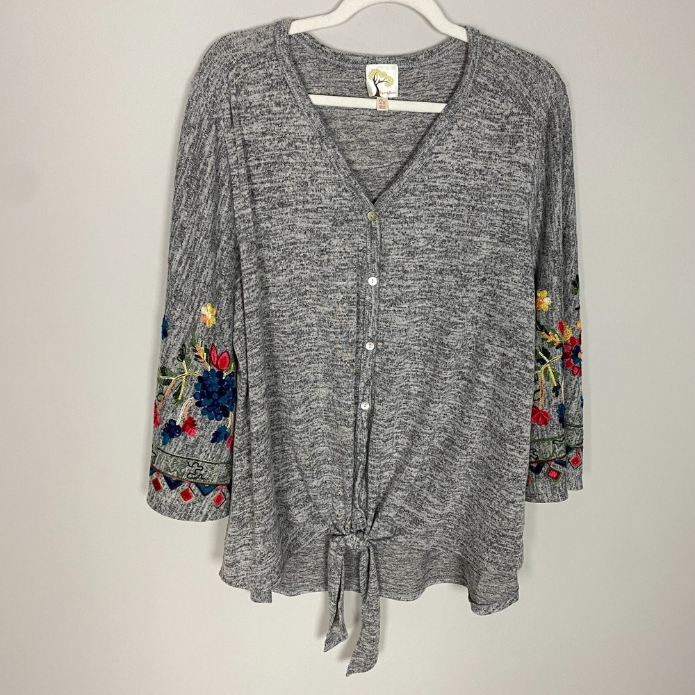 Fig & Flower Button Up Embroidered Floral Shirt Blouse Womens 2X Grey Tie Front